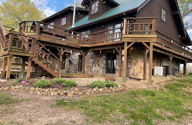 Untere Ebene - Buffalo River Lodge
