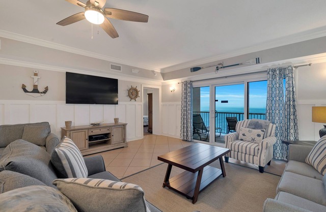 ESCAPES1700sqft/updated/beachfront/Sleeps8 FREE BEACH SERVICE for 2-Mar-Oct