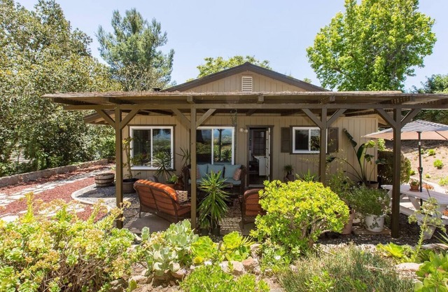 Escondido - Country House