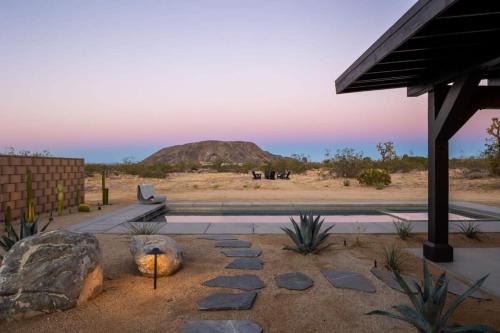 Escondite: Modern Desert Hideout w Pool + Spa
