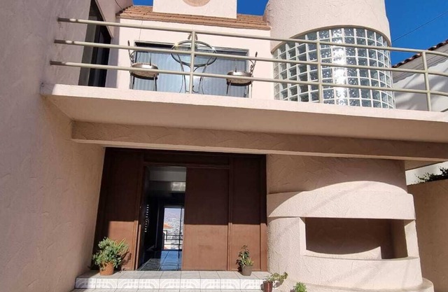 Espectacular residencia con vista a la bahía!!