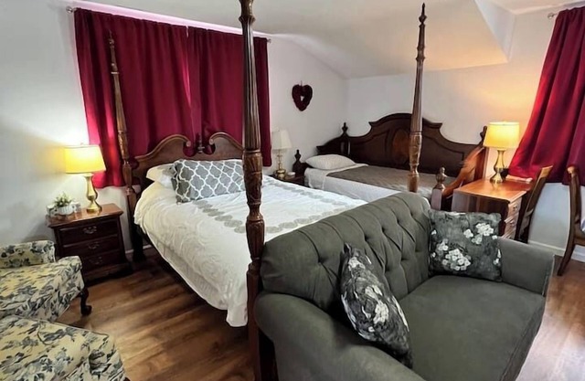 Estate Guest Home—Upstairs, EV Charger on site