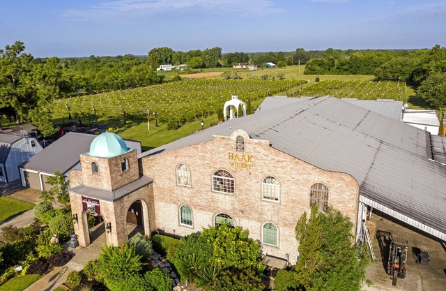 Estate Home Overlooking The Vineyard