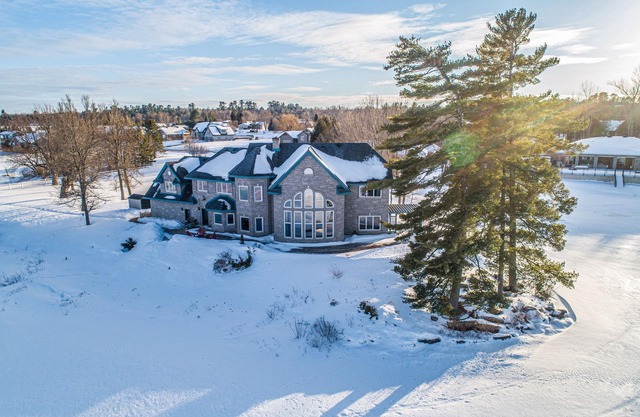 Estate house on the Ottawa river with 47 KM's of boating