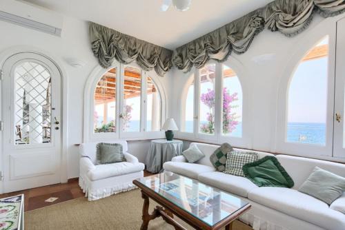 Estate4home - Villa San Montano