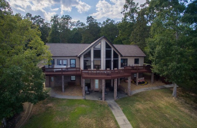 Estes Pointe Lake House auf perfektem Grundstück Keine Schritte zur Dockrampe