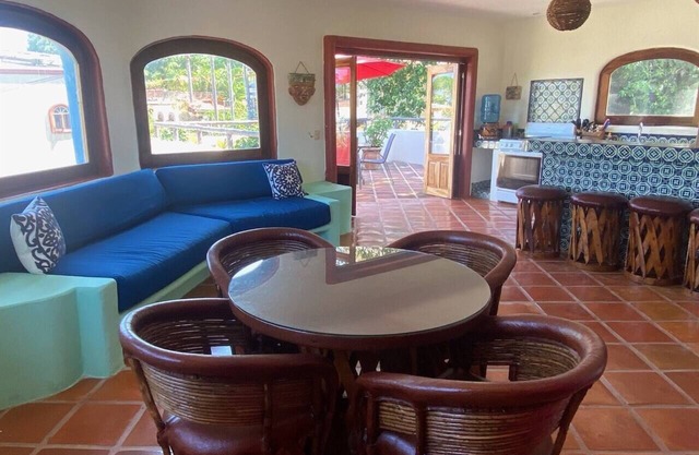 Estrella - Casa MoJo's airy 2BR, kitchen, pool