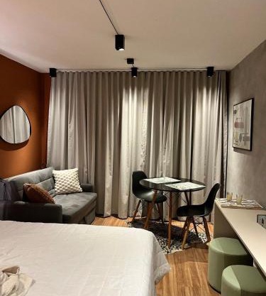 Estudio moderno na melhor localização de Poços