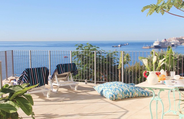 Eufemia Villa - Ocean Front Paradies mit Blick auf die Bucht