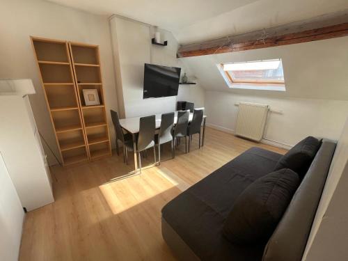 European District Apartment Thirteen