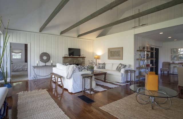 European style country chic with pool & privacy!