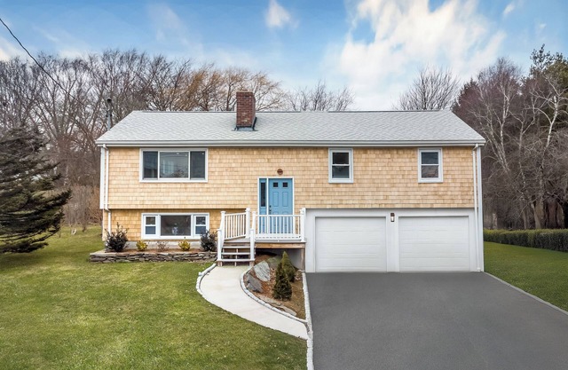 Eventide: Renovated 5 Bedroom, 3 Baths on Aquidneck Island