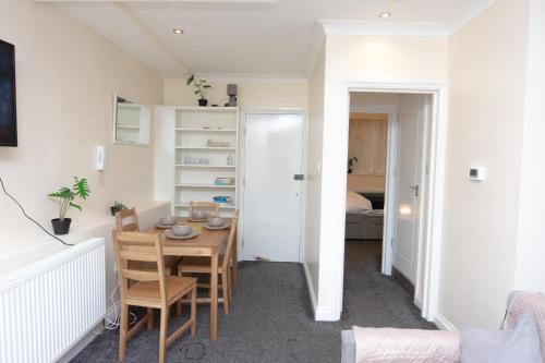 Evergreen Apartments-Flat 7, London