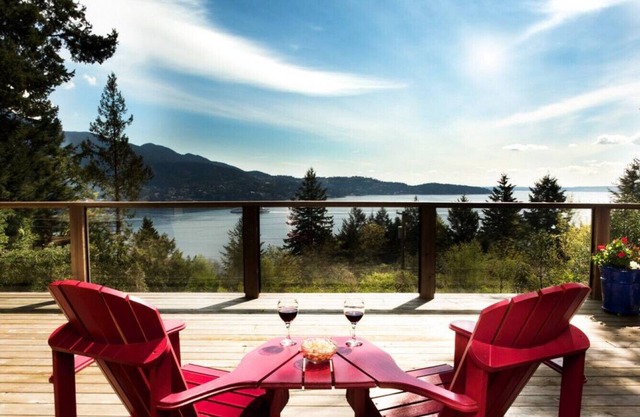 Wasseransichten ~ Privat ~ Kamin ~ Riesige Cedar Deck ~ Gemütliche Hütte ~ Zu Fuß zur Fähre