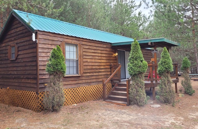 Evergreen Cottage near Crystal Mtn