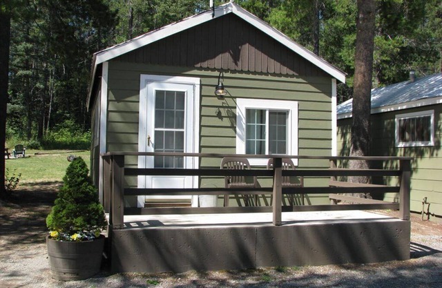 Evergreen Motel