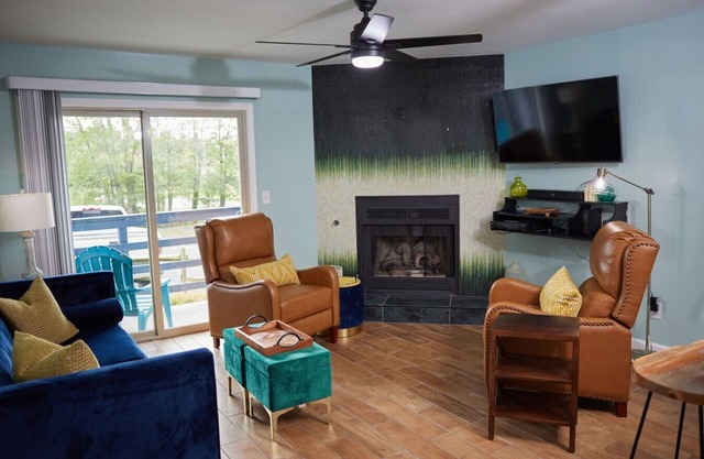 Evergreen Retreat – Walk to Timberline Mountain ski lifts and lodge!