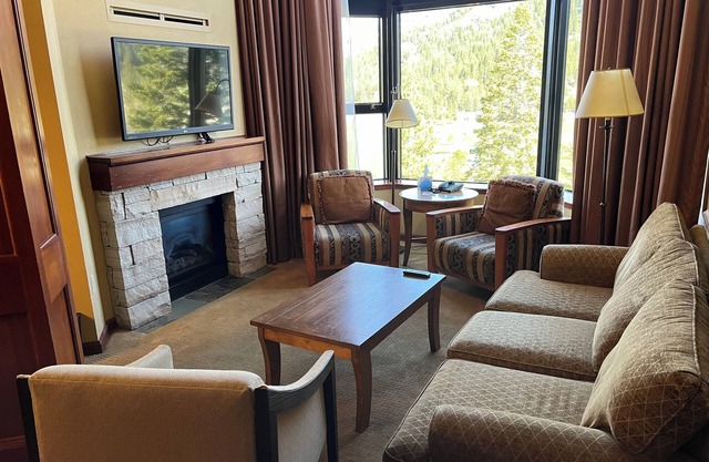 Everline Resort & Spa: Deluxe Two-Bedroom Penthouse Ski In/Out, Golf, Spa, Pool