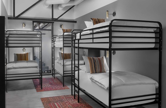evo Hotel Retreat, Perfect for Outdoor Fun, Free Parking, Dog-Friendly!