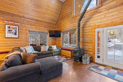 Evy's Family Ranch Cabin Secluded