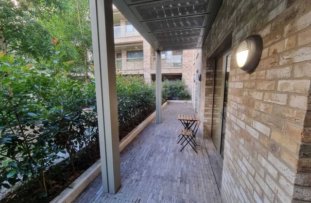 ExCeL London - Fantastic Garden & Terrace with a 3-Bedroom-Condo