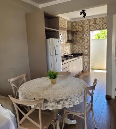 Excelente Sobrado Confortável no Centro de Tijucas Próximo as Praias