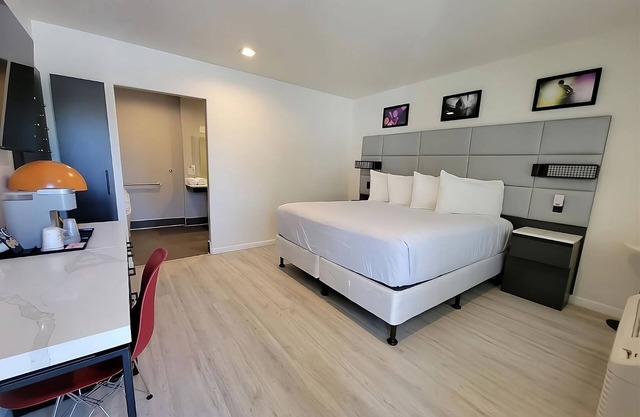 Excellent Choice! Minutes to Pruneridge Golf Club! With FREE Parking!