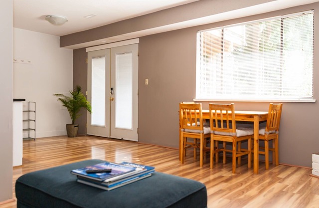 2 Zim. Upper Lonsdale Suite