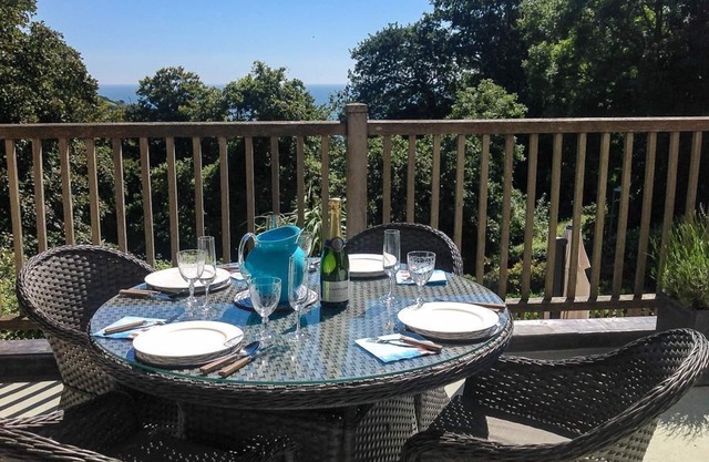 Ausgezeichnete Lage, Südbalkon, eigene Terrasse und ausgewiesene Parkplätze