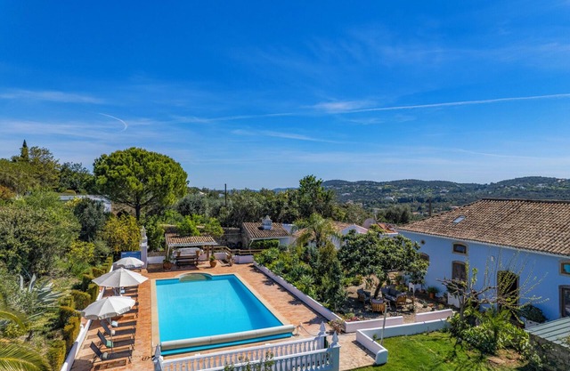 Stunning 6 Bedroom Villa with Private Pool, large gardens and superb Views!