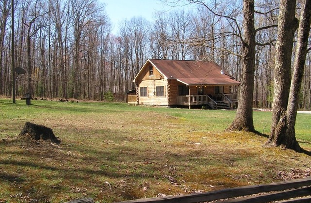 Außergewöhnliche Blockhütte in der Nähe der New River Gorge mit Spielzimmer für 12 Personen