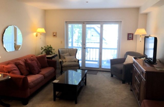 Exceptional, Spacious 2-BR 2-Bath in St Elmo