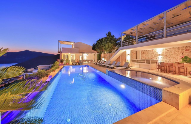 Stilvolle Villa mit Pool / Sauna / Dampfbad / Whirlpool und bester Aussicht in Kalkan