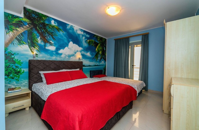 Exklusive 2-Zimmer-Wohnung, 2 Minuten zu Fuß zum Sandstrand.