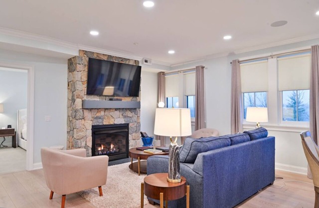 Exclusive 2BR Suite in Picturesque Woodlands