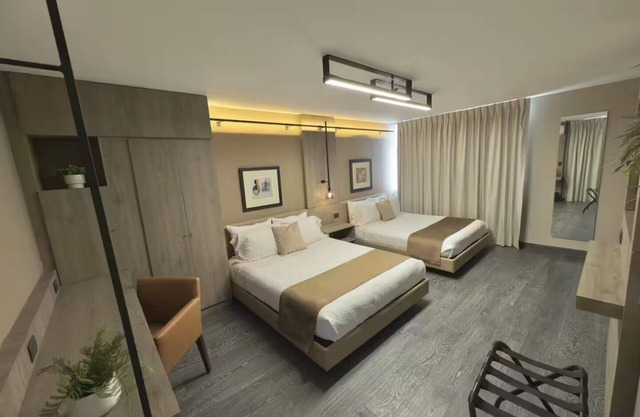 Exclusive 409 - Room 2