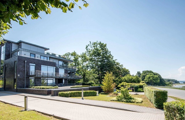 Exclusive apartment with water view - Apartment Meierwik