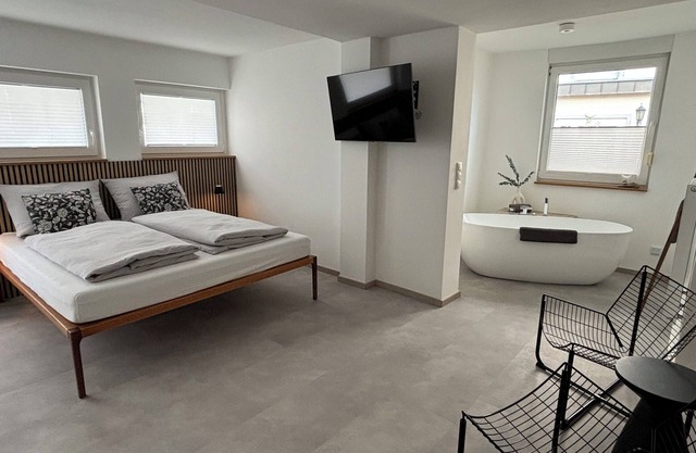 exklusives Apartment, zentrale Lage 10min zum Hafen
