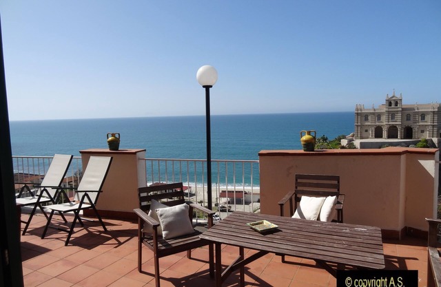 Exklusive Wohnung in der Altstadt mit Blick auf das Meer mit eigenem Parkplatz