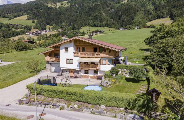 Exklusive Ferienwohnung mit Garten und Whirlpool