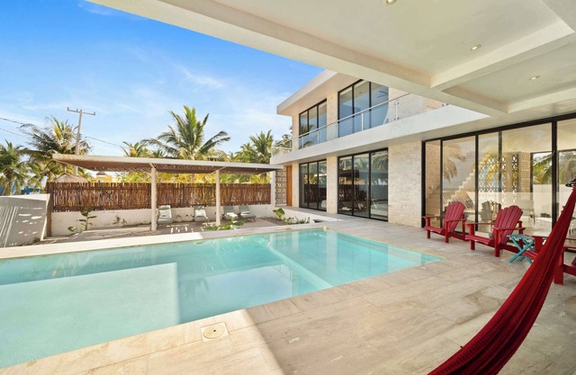 Exclusive Beachfront Escape | Modern Design, Pool & Fast WiFi
