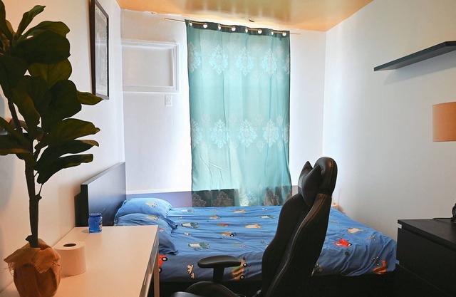 Exclusive Bedroom | Shared Home | Perfect for Travelers!