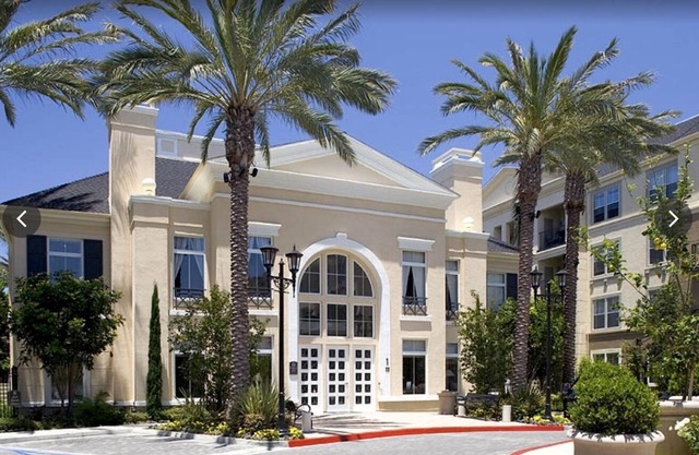 Exclusive clean and safe top floor 1 bedroom in central Irvine