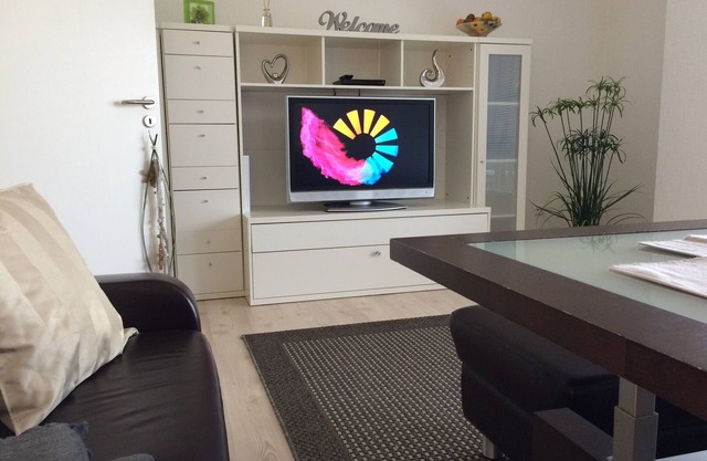Exklusive Ausstattung in 65 qm Wohnfläche verteilen sich auf, ein Wohnzimmer (au