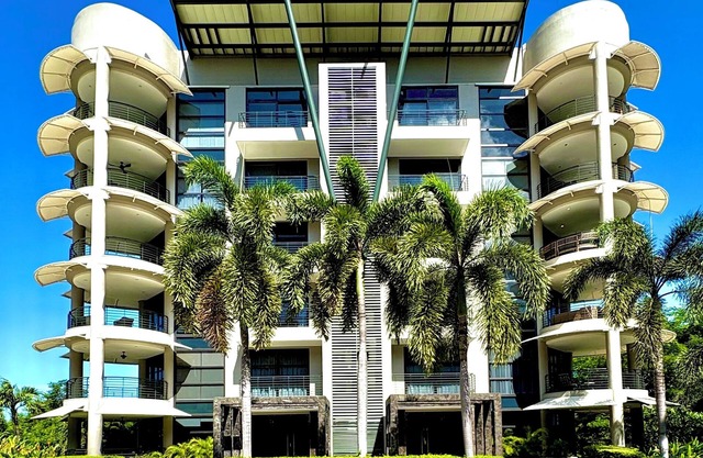 EXCLUSIVE LA PERLA TAMARINDO CONDO 3BR LUXURY RETREAT, WALK TO BEACH AND DINING!