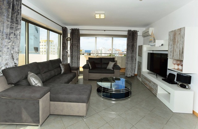 Exklusives Luxus-Apartment mit 2 Schlafzimmern und Terrasse in Oceano Atlantico