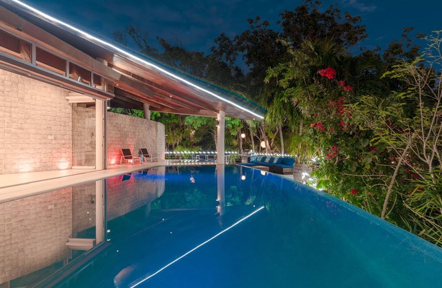 Exclusive Modern and private retreat overlooking the sea and next to Mayan Ruins