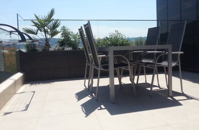 exklusiver Neubau 2019 am Bodensee , sehr privat im Grünen, im Sommer kühl