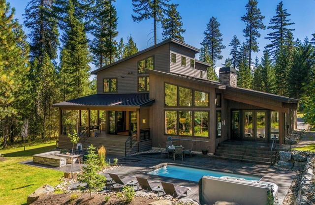 Luxury and Fun! #1 Mountain Retreat- Private Pool & Summer Special 4+Nts