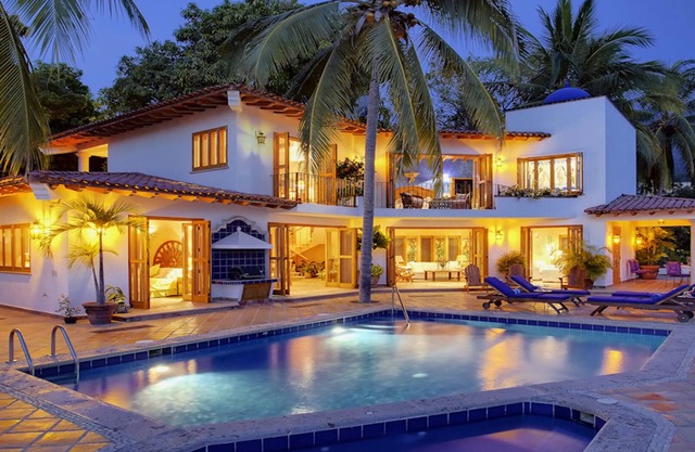Exklusive private Villa mit 3 Schlafzimmern, beheiztem Pool und Whirlpool